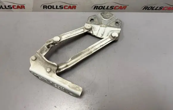 Engine bonnet/hood hinges