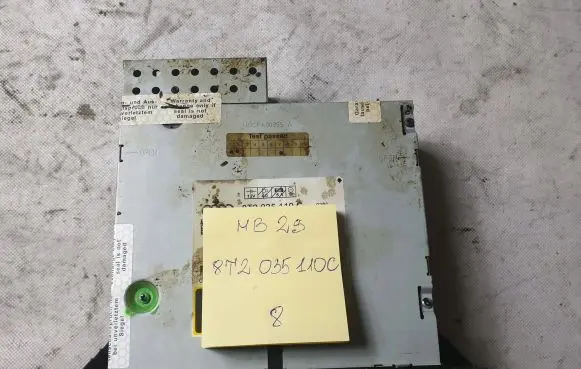 Audi A5 8T 8F CD/DVD changer 8T2035110C