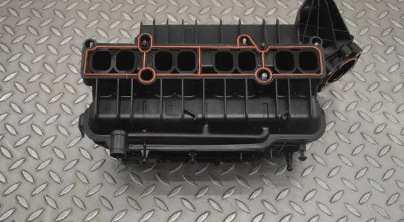 Ford Kuga II Intake manifold DS7G9424CF