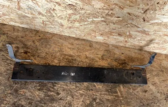 Toyota Hilux (AN10, AN20, AN30) Front bumper cross member