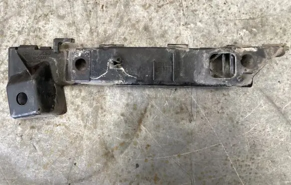 KIA Ceed Front bumper mounting bracket 865141H000