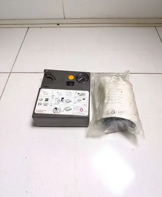 Volkswagen PASSAT B6 Tire air pump compressor 8P0012615C