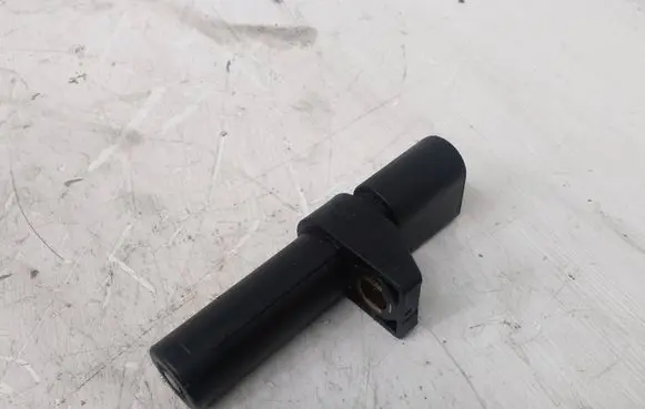 Mercedes-Benz C W204 Crankshaft position sensor A0031532828