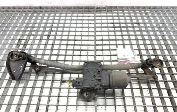 Opel Astra H Front wiper linkage and motor 13111211