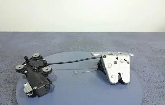 Volvo S90, V90 Tailgate/trunk/boot lock/catch/latch 31484595