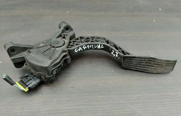 KIA Carnival Accelerator throttle pedal 327004DXXX