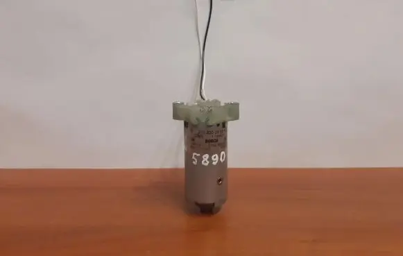 Mercedes-Benz E W210 Seat adjustment motor 2108200308 0130002572