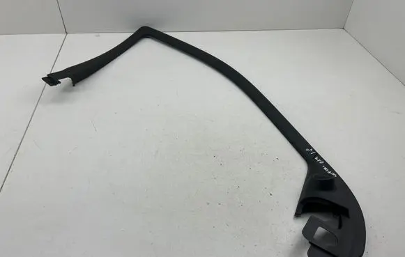 Jeep Grand Cherokee Front door glass trim molding 66592
