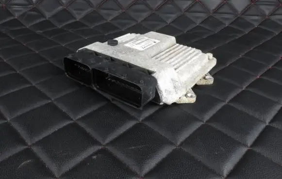 Opel Corsa D Engine control unit/module 55568383 74S62S1K 7160023401