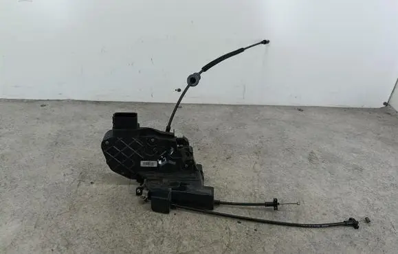 Volvo V50 Front door lock 30699441