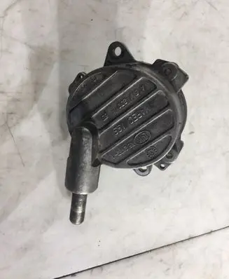 Mercedes-Benz Sprinter W901 W902 W903 W904 Vacuum pump A6112300265