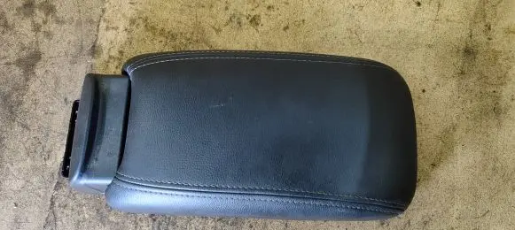 Mitsubishi Outlander Armrest 8011A085ZZ