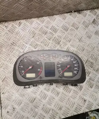 Volkswagen Golf IV Speedometer (instrument cluster) 1j0920822bx