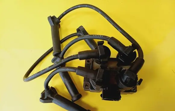 Ford Escort High voltage ignition coil 928F12029CA