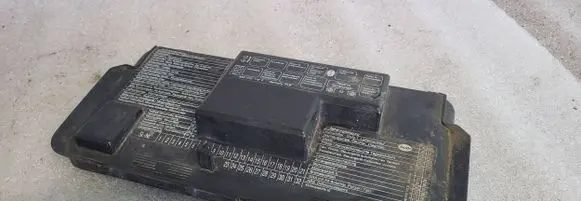 Audi Coupe Fuse box cover 8A0941801