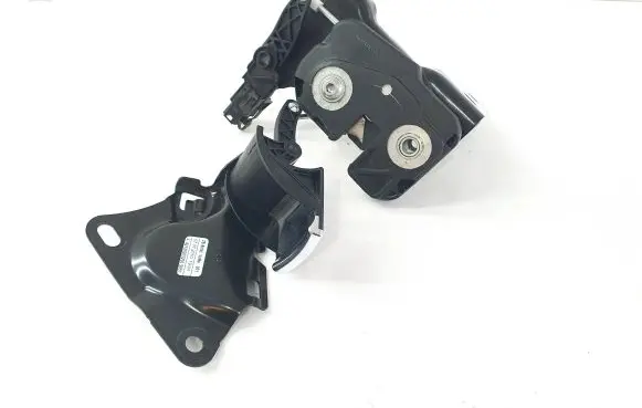 Mercedes-Benz E W212 Seat back rest lock catch A2129200772 A2129209200