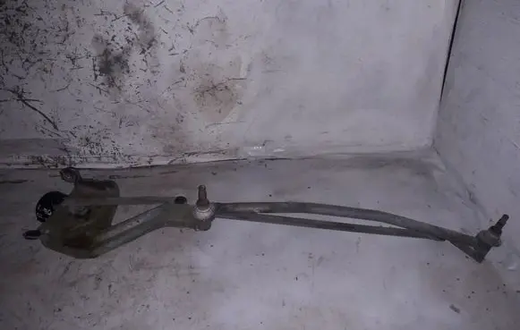 Renault Megane I Front wiper linkage and motor