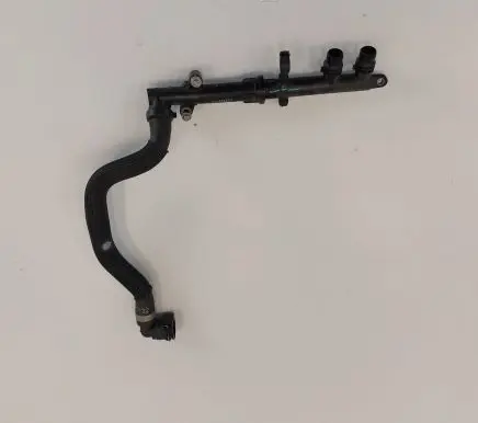 Engine coolant pipe/hose