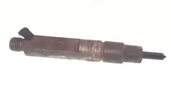 Volkswagen PASSAT B5 Fuel injector 028130201T