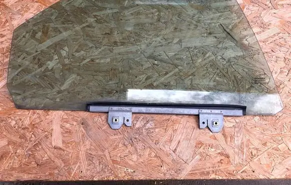 Renault Laguna I Rear door window glass