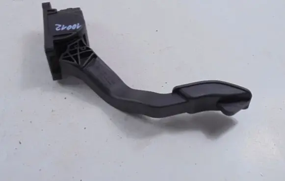 Peugeot 207 CC Accelerator pedal position sensor 9671433680