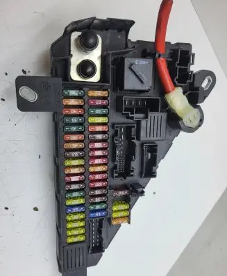 BMW 5 E60 E61 Fuse module 6906619