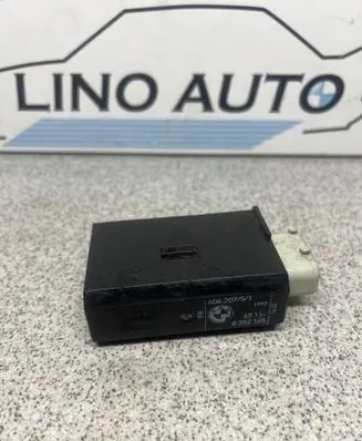 BMW 5 E39 Front door lock motor 8352165