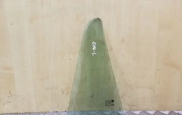 Opel Astra H Rear vent window glass 