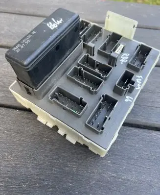 Ford Focus Fuse module 518239801