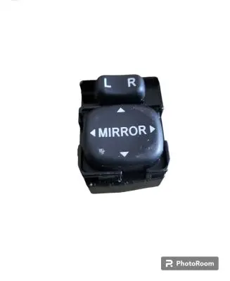 Toyota Avensis T250 Wing mirror switch 183574
