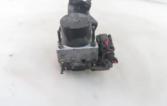 Skoda Fabia Mk2 (5J) ABS Pump 6R0907379C 0265800635