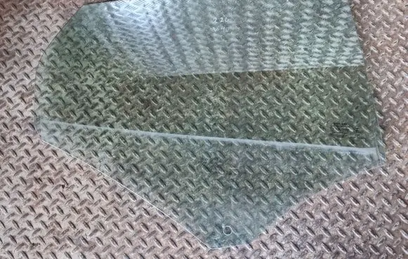 Volvo V40 Rear door window glass