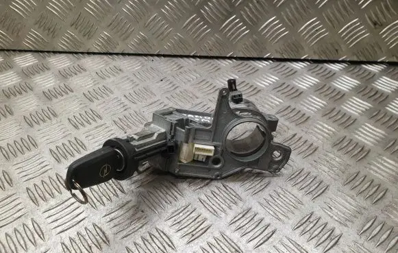 Opel Zafira B Ignition lock 281726 02821F223A