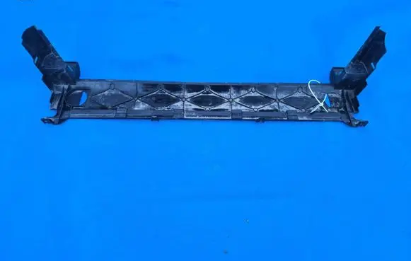 BMW M5 F90 Radiator trim 8043654