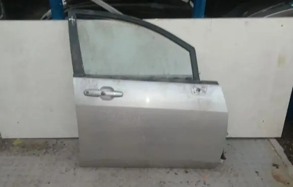 Suzuki Liana Front door