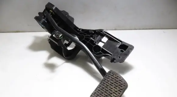 Mercedes-Benz CLA C118 X118 Clutch pedal 