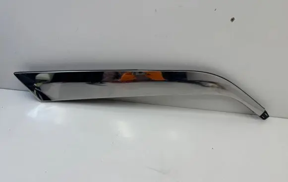 Peugeot 5008 II Rear side glass trim 9813609377