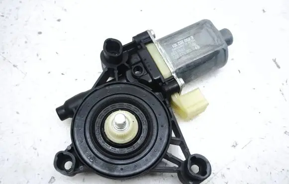 Cupra Formentor Front door window regulator motor 0130822077 5Q0959801C