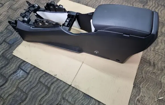 Nissan Qashqai Center console 969304EA0A 969HT4EA0A