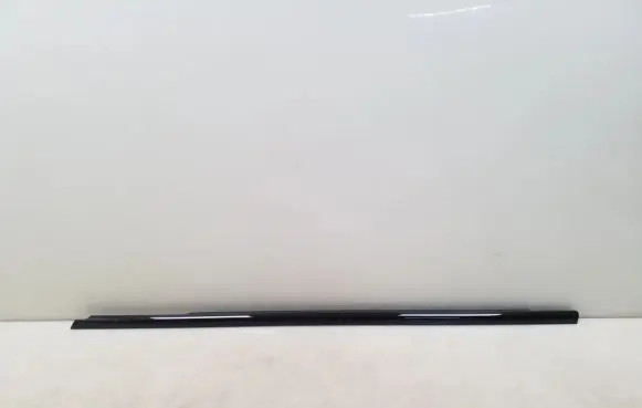 Mercedes-Benz GLE W167 Front door glass trim molding A1677200701