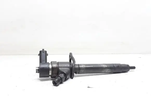 Volvo XC90 Fuel injector 30750283
