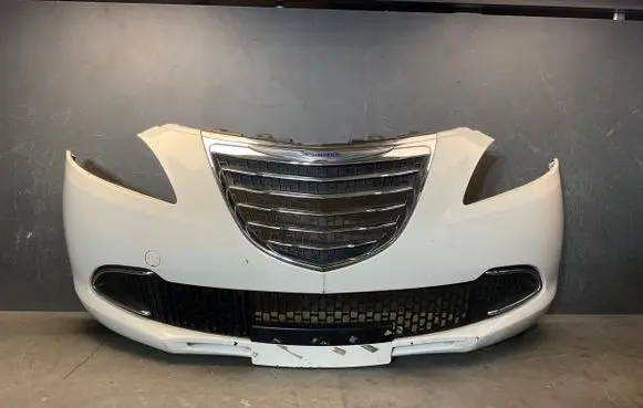 Chrysler Ypsilon Front bumper 735486082