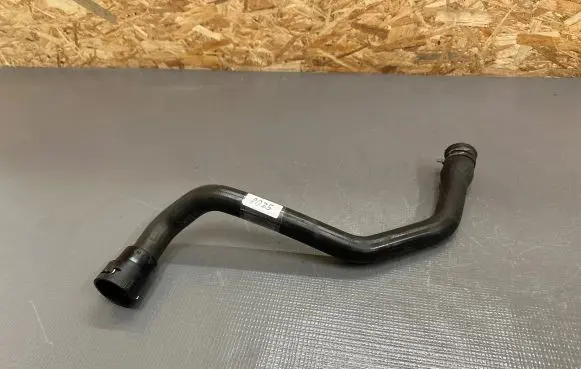Volvo V70 Engine coolant pipe/hose S4000197