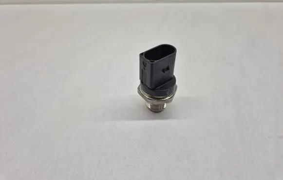 Mercedes-Benz Vito Viano W639 Fuel pressure sensor A0061536528