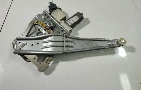 Toyota Avensis T250 Sliding door window regulator with motor 