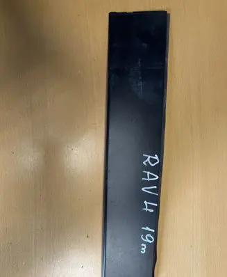 Toyota RAV 4 (XA40) Rear door glass trim molding 75076310