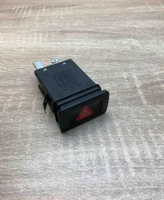 Volkswagen Golf IV Hazard light switch 1J0953235A 1J0953235B