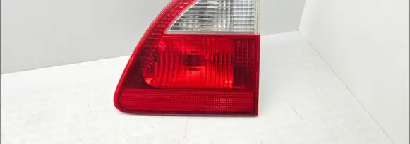 Tailgate rear/tail lights
