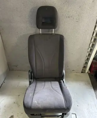Mazda MPV II LW Rear seat 