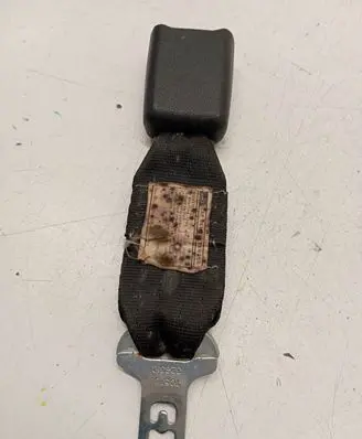 Cadillac CTS Rear seatbelt buckle 36412B 46104B